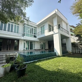 บ้านเดี่ยว ขาย withpoolvillaSukhumvit71 Sukhumvit71SinglehouseforsalenearBTSPhraKhanong, พร้อมสระว่ายน้ำ พร้อมสวนส่วนตัว ใจกลางสุขุมวิท71